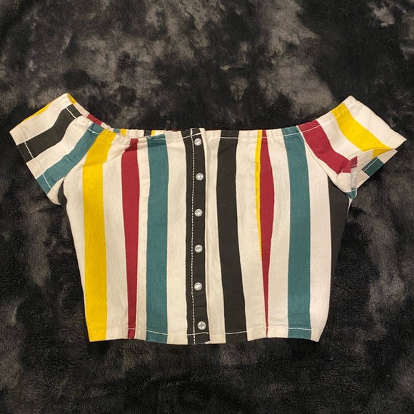 COLORFUL TOP - SIZE SMALL - Picture 1 of 3